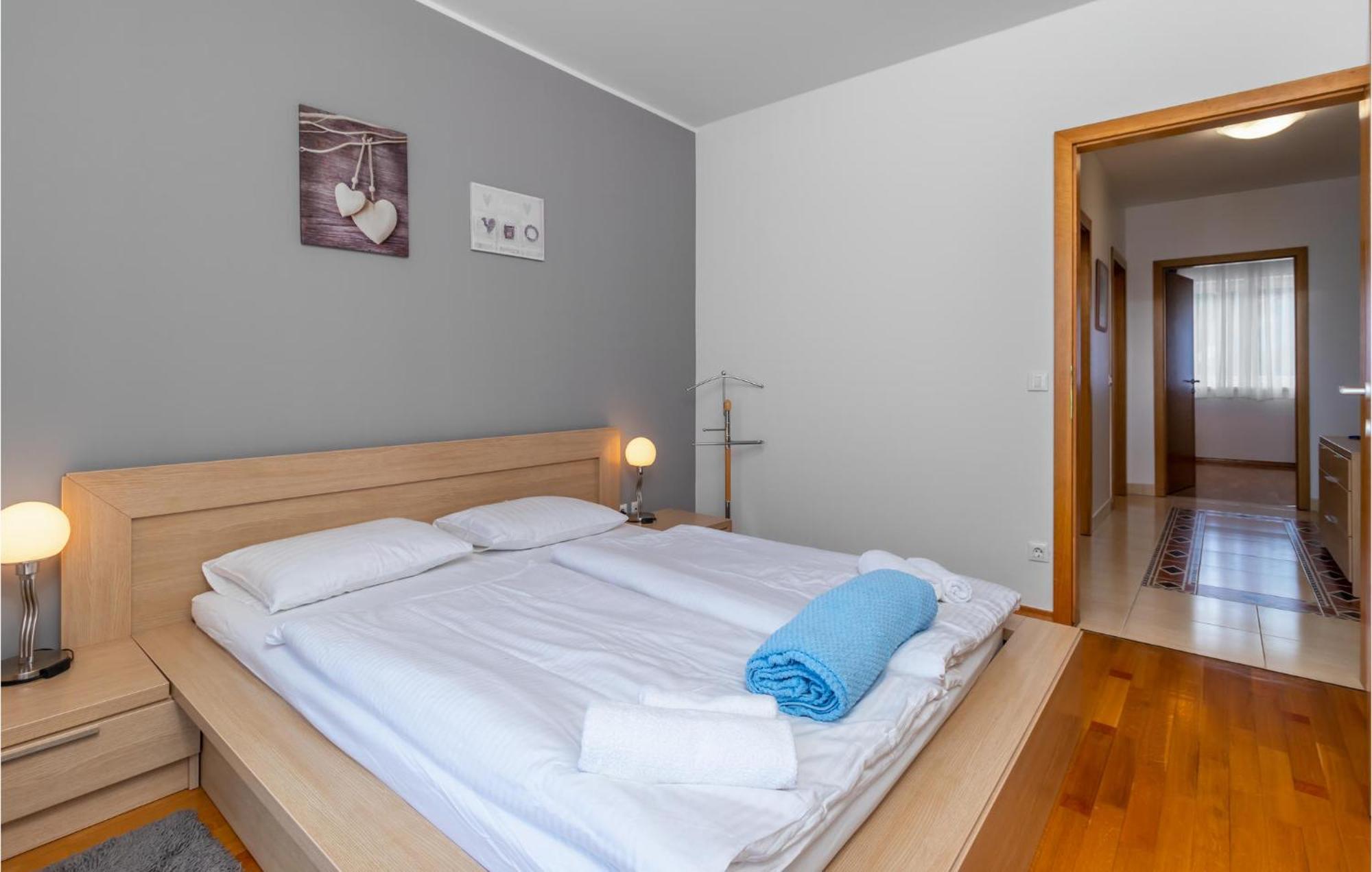Lovely Apartment In Selce With House Sea View Exterior foto